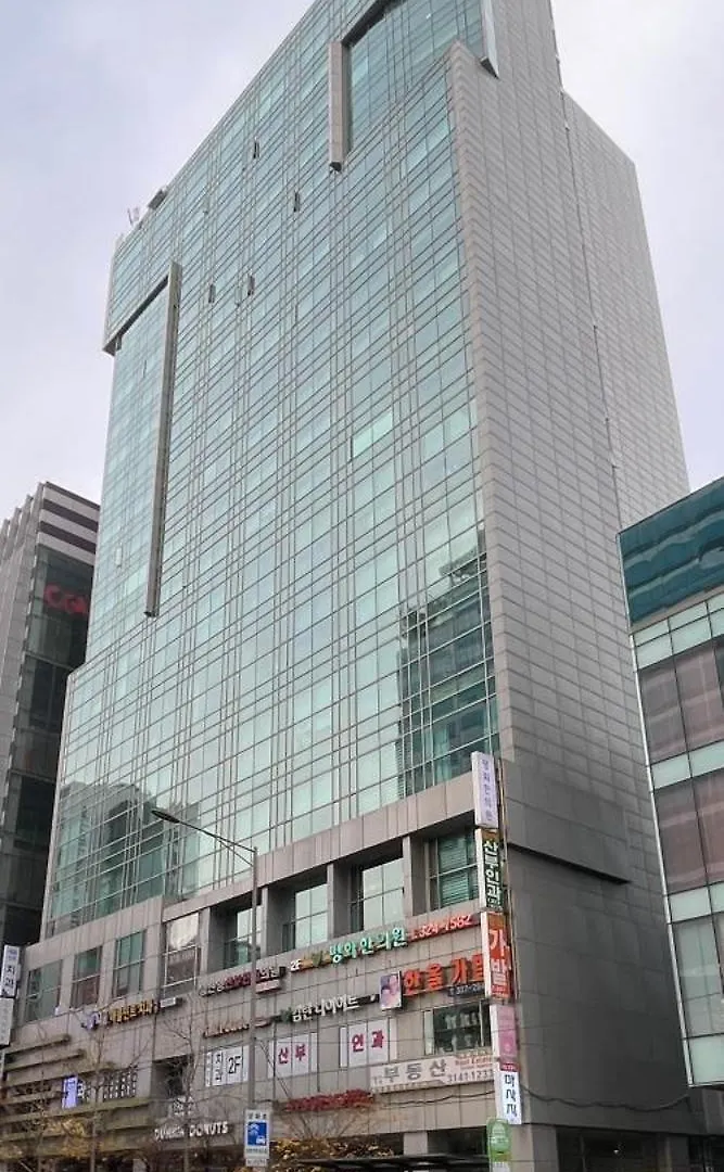 Hongdae Guesthouse3 1Min From Hongik Uni Station Exit #1 Seoul Apartment
