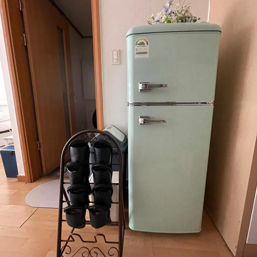 Apartment Hongdae Guesthouse3 1Min From Hongik Uni Station Exit #1 Seoul