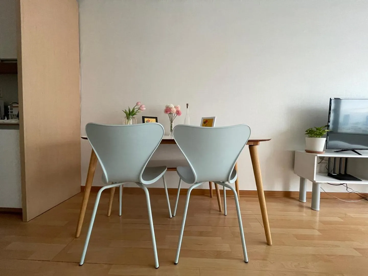 Apartment Hongdae Guesthouse3 1Min From Hongik Uni Station Exit #1 Seoul South Korea