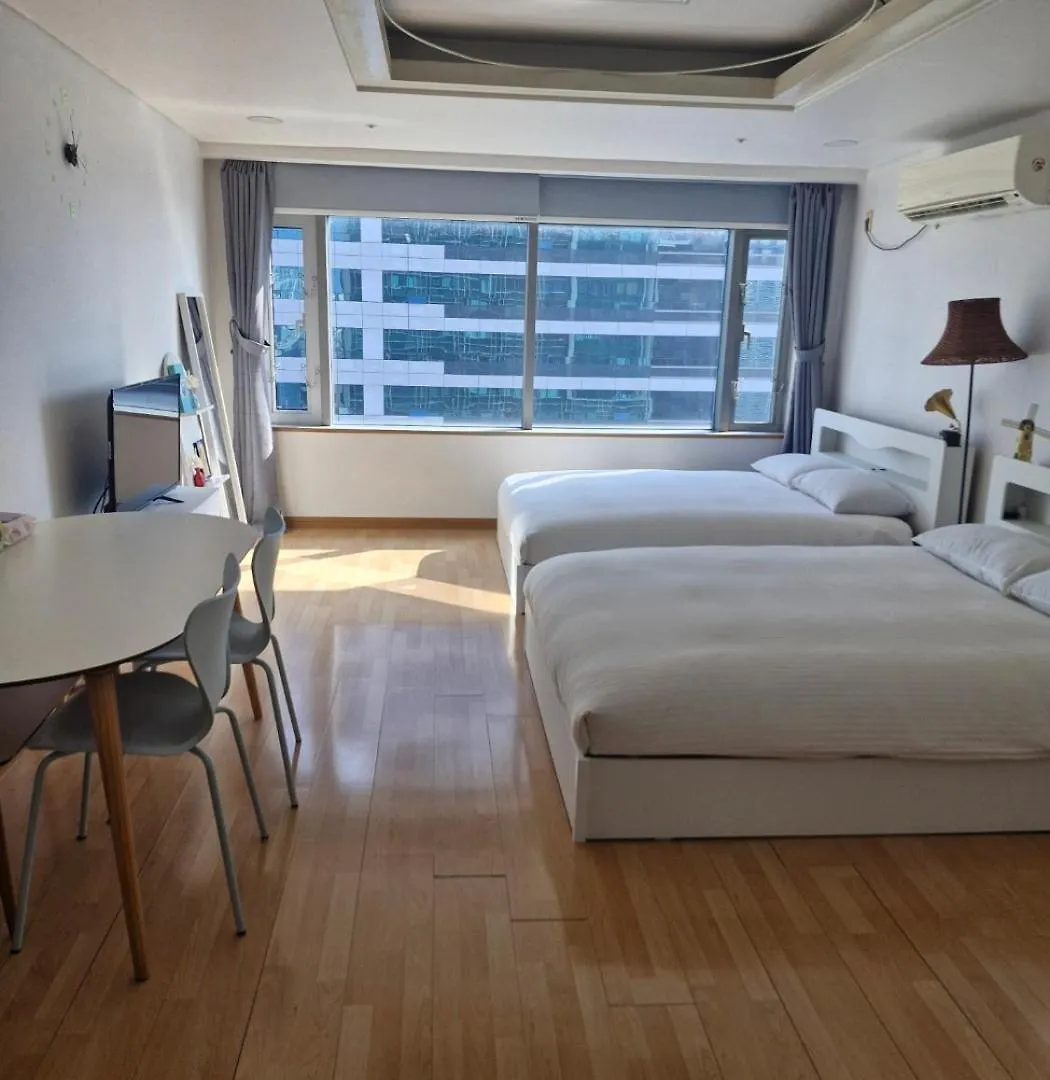 Apartman Hongdae Guesthouse3 1Min From Hongik Uni Station Exit #1 Szöul Dél-Korea